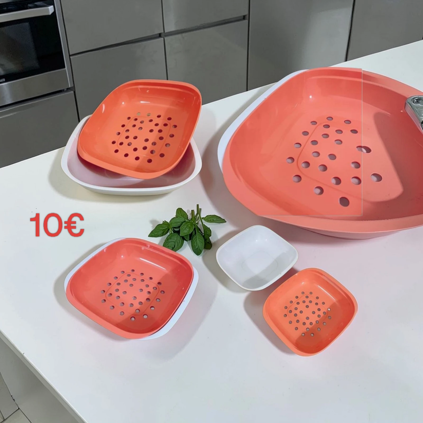 Tupperware 